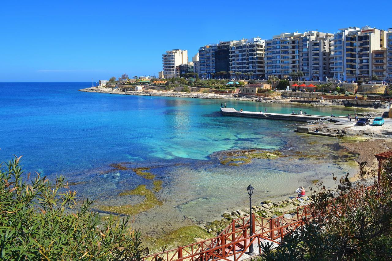 Marvellous Seafront Apartment Sliema Bagian luar foto