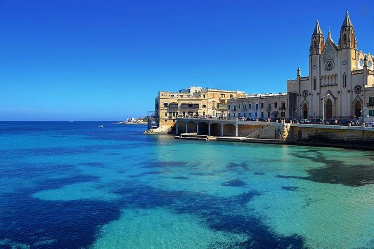 Marvellous Seafront Apartment Sliema Bagian luar foto