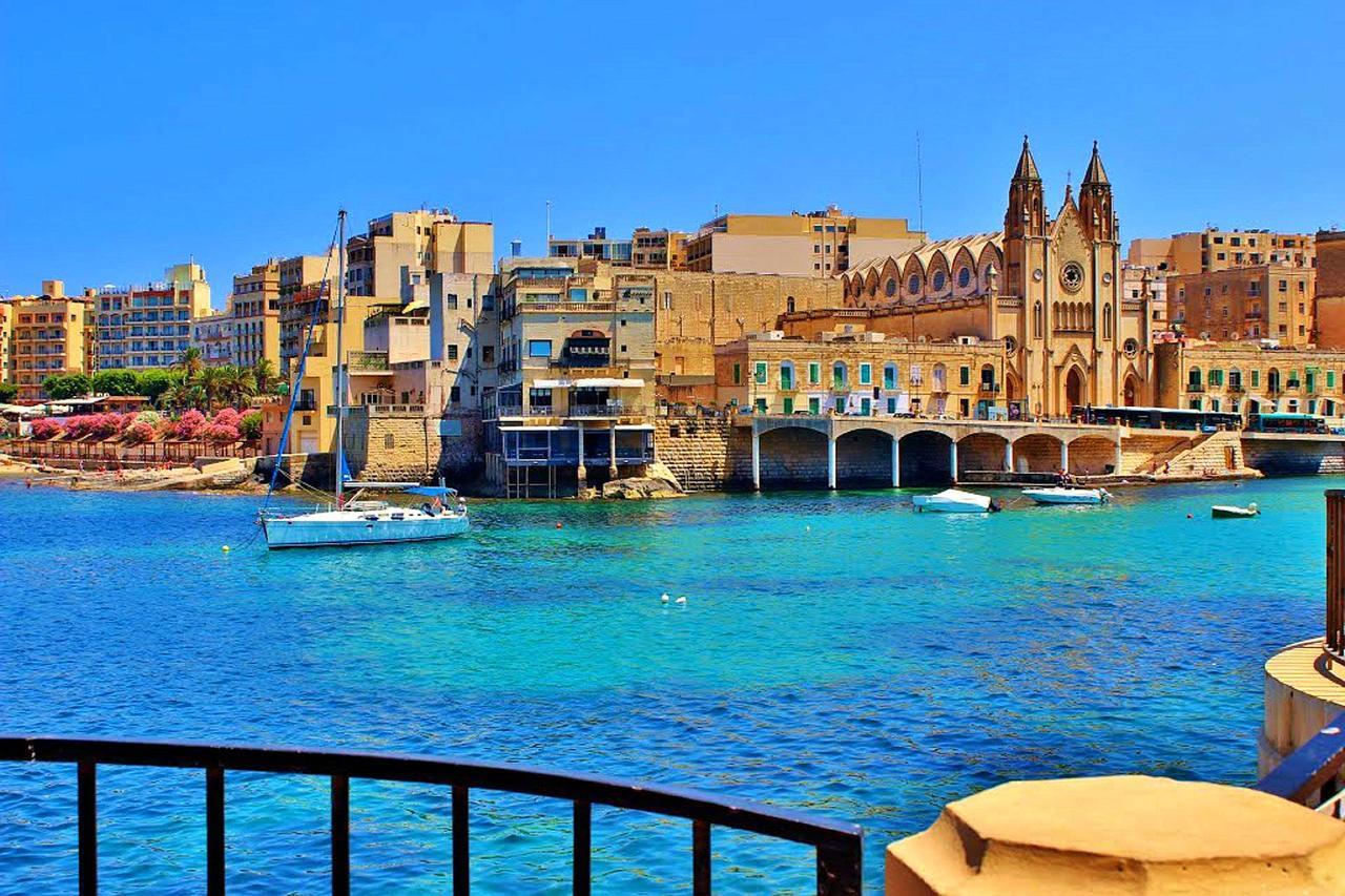Marvellous Seafront Apartment Sliema Bagian luar foto